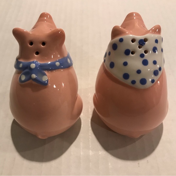 Pigs Wearing  Bandanas Salt & Pepper Shakers By Clay Art  2.75” - Picture 4 of 6